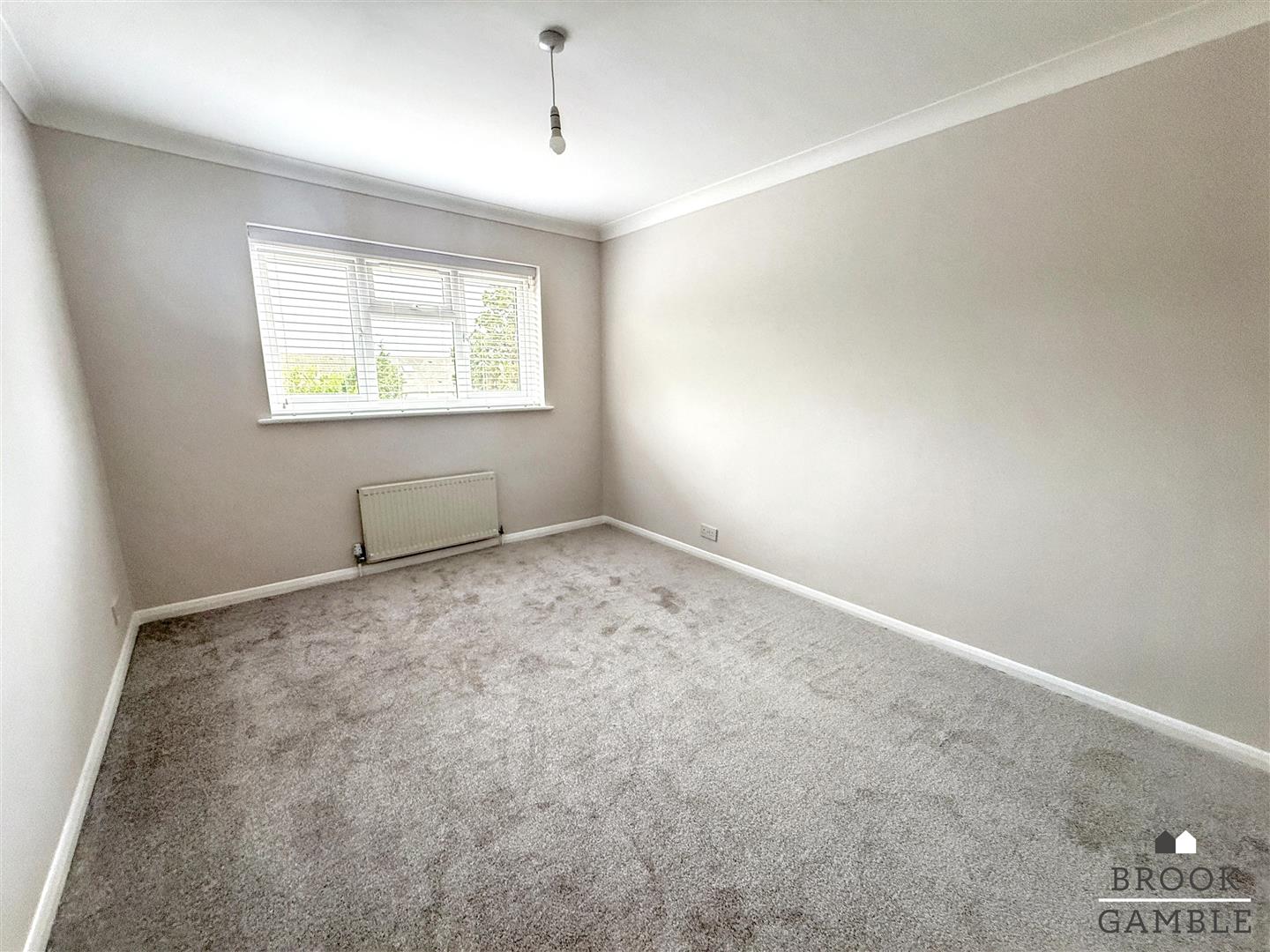 3 Bedroom Apartment. East Dean Road in Eastbourne,  8